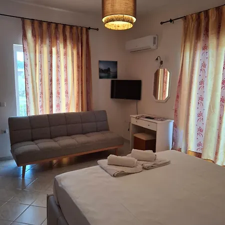 Rousela Apartament *